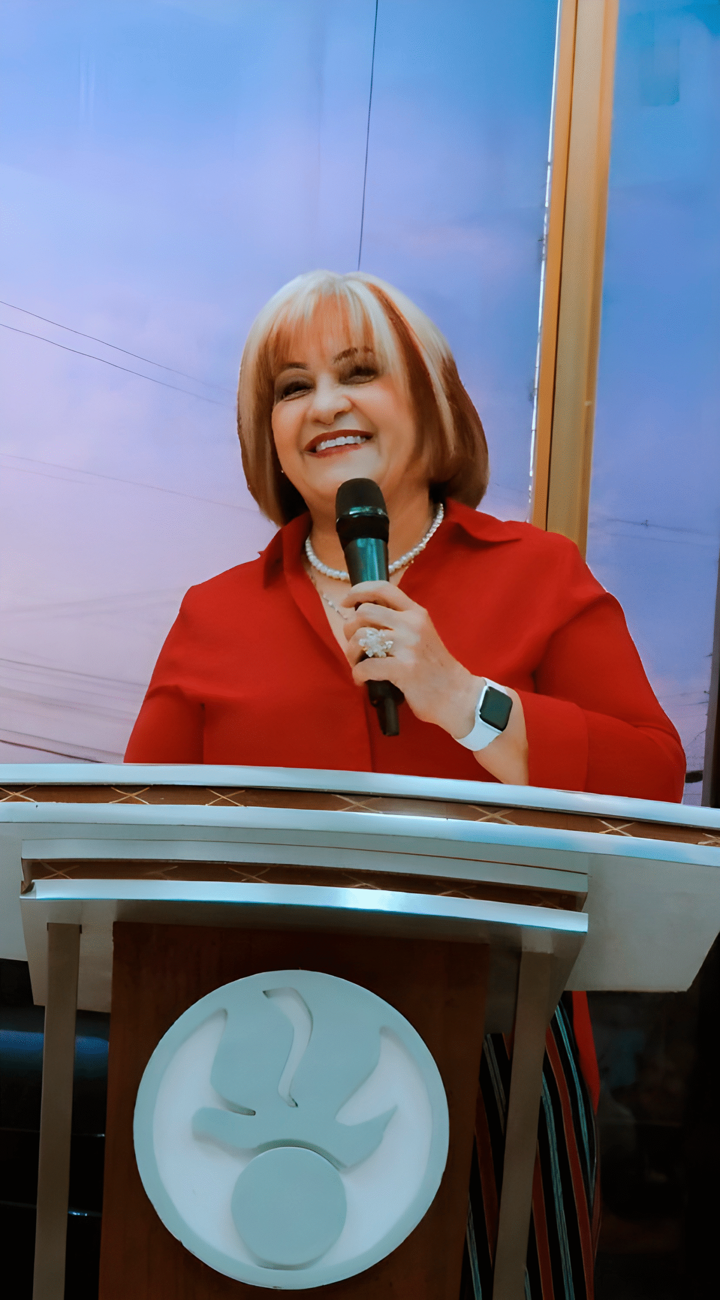 Pastora Gisela Bracho predicando